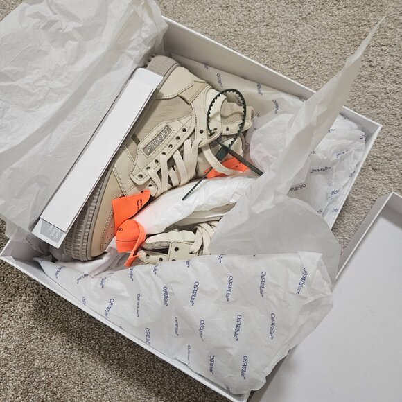 Off White 3.0 Off Court Leather - Picture 3 of 9